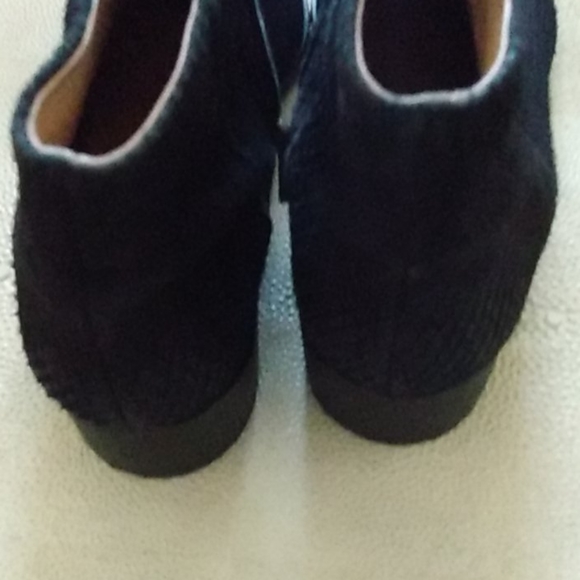 Boots - Picture 7 of 8